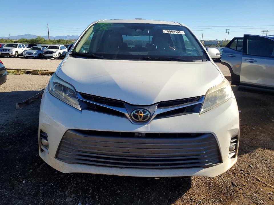 2018 Toyota Sienna მანქანა იყიდება აუქციონზე, vin: 5TDYZ3DC3JS954738, აუქციონის ნომერი: 70958146