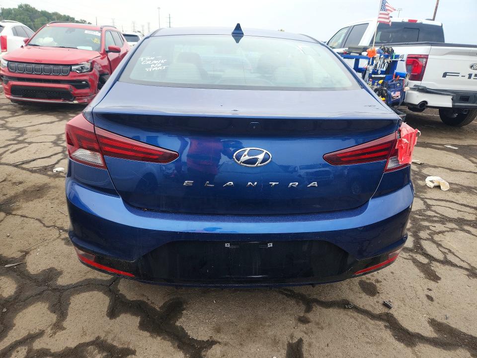 2020 Hyundai Elantra მანქანა იყიდება აუქციონზე, vin: 5NPD84LF8LH560700, აუქციონის ნომერი: 71170156