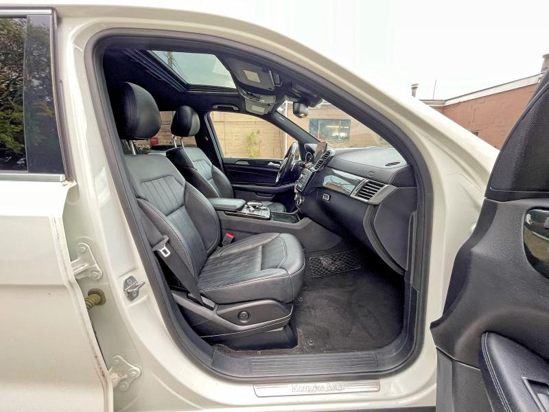 71856966 :رقم المزاد ، 4JGDF6EE9JB160497 vin ، 2018 Mercedes-benz Gls مزاد بيع