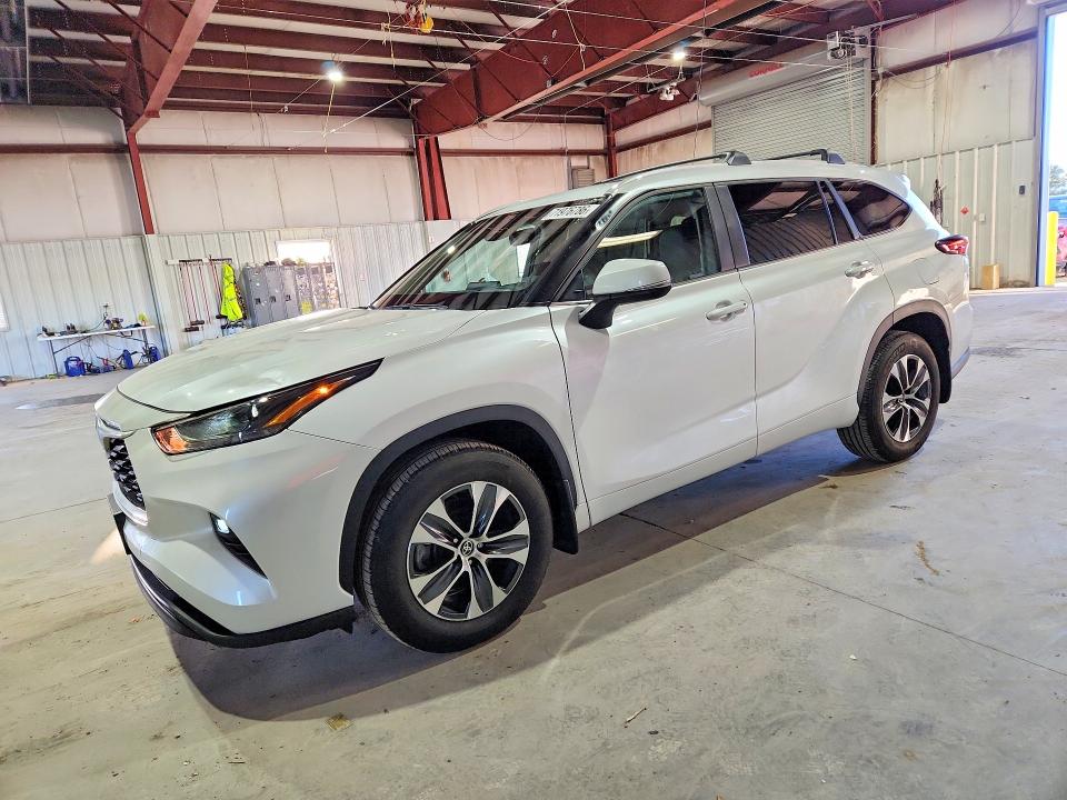 2025 Toyota Highlander მანქანა იყიდება აუქციონზე, vin: 5TDKDRBH4SS586870, აუქციონის ნომერი: 71976786