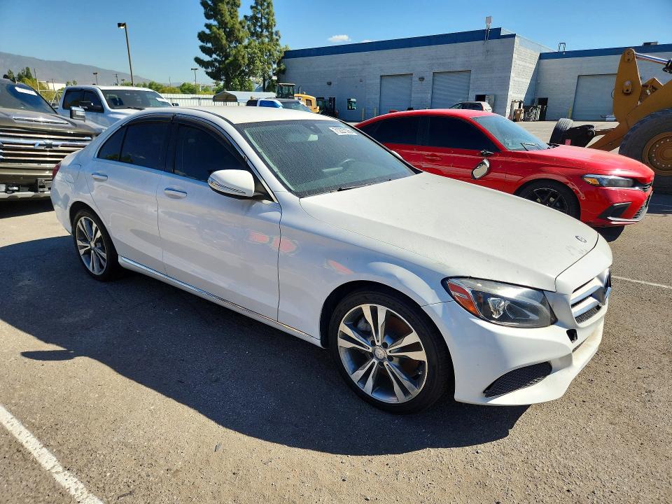 2015 Mercedes-benz C მანქანა იყიდება აუქციონზე, vin: 55SWF4KB1FU013590, აუქციონის ნომერი: 71227126