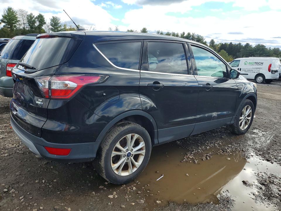 2017 Ford Escape მანქანა იყიდება აუქციონზე, vin: 1FMCU9G94HUB04212, აუქციონის ნომერი: 72585676