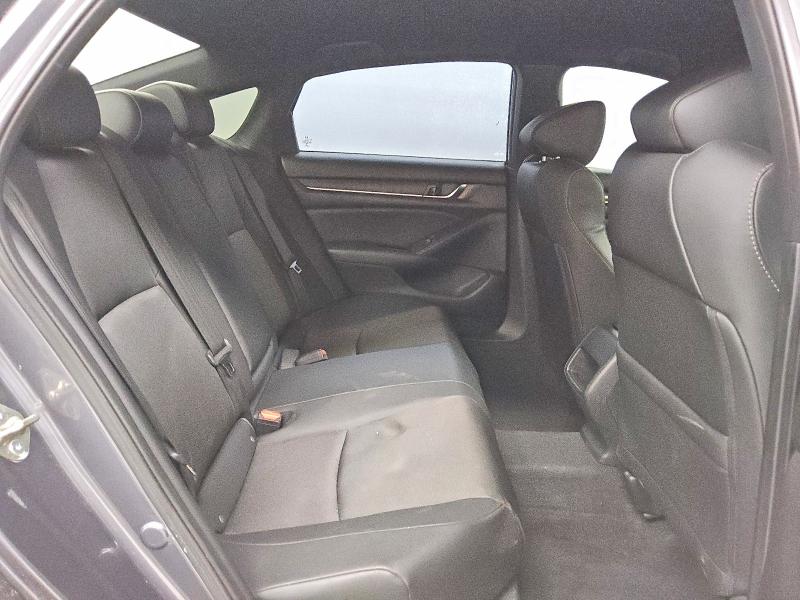 71643036 :رقم المزاد ، 1HGCV1F31LA104731 vin ، 2020 Honda Accord مزاد بيع