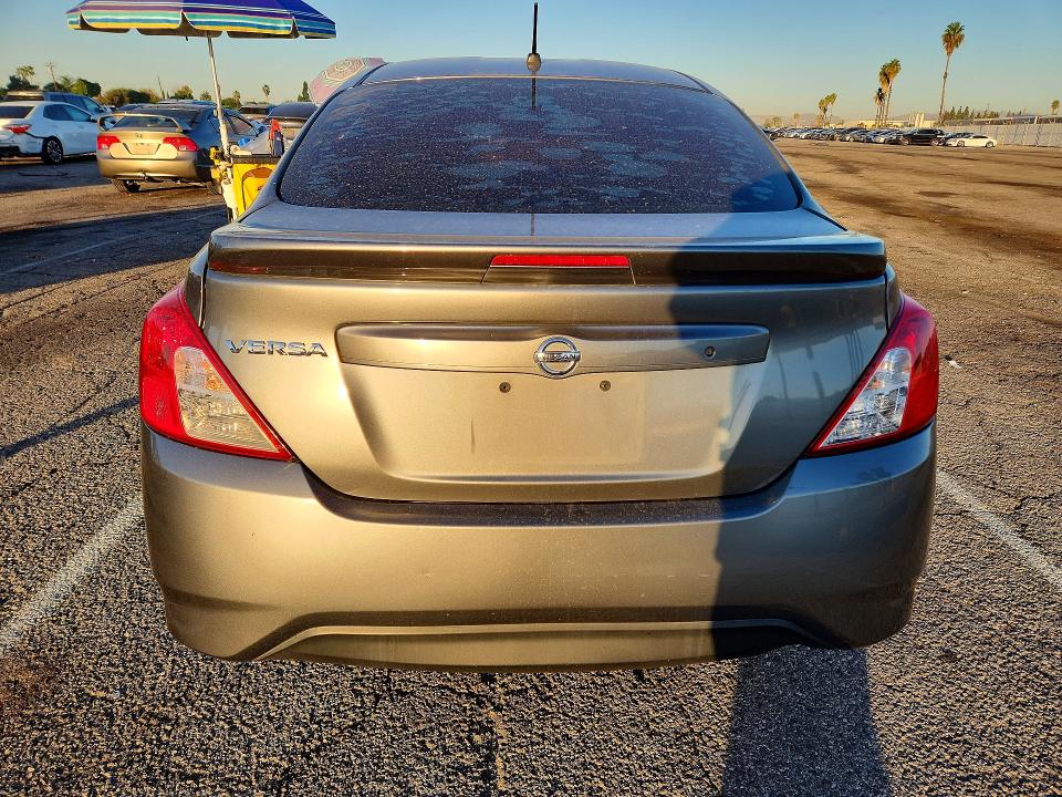 2017 Nissan Versa მანქანა იყიდება აუქციონზე, vin: 3N1CN7AP0HL832636, აუქციონის ნომერი: 73518496
