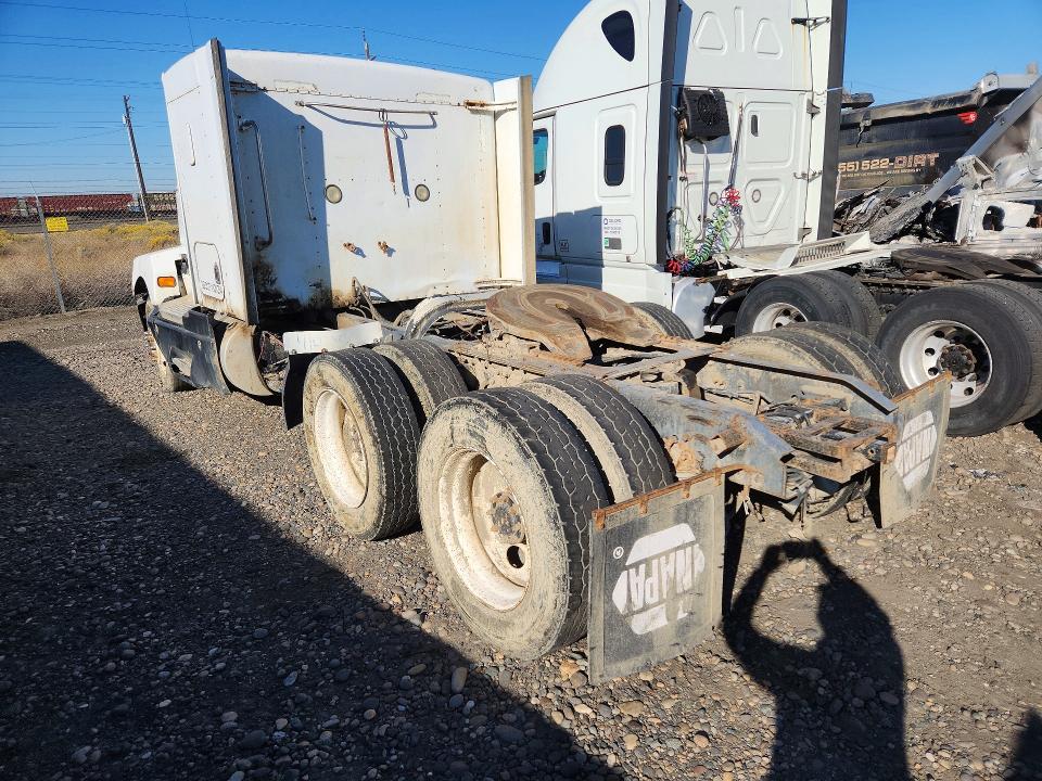 Продажа на аукционе авто 2000 Kenworth Construction, vin: 3WKAD69X0YF831010, номер лота: 71761666