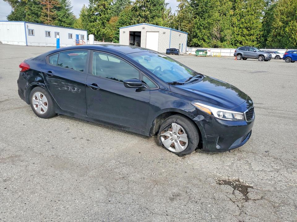 2018 Kia Forte მანქანა იყიდება აუქციონზე, vin: 3KPFK4A79JE268741, აუქციონის ნომერი: 71490146
