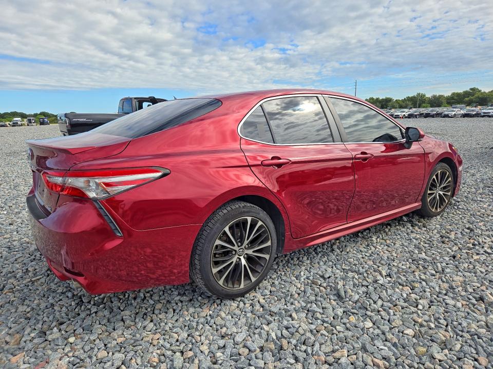 2018 Toyota Camry მანქანა იყიდება აუქციონზე, vin: 4T1B11HKXJU611077, აუქციონის ნომერი: 71059216