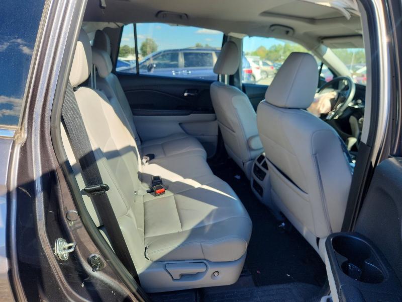 70558556 :رقم المزاد ، 5FNYF6H74JB070786 vin ، 2018 Honda Pilot مزاد بيع
