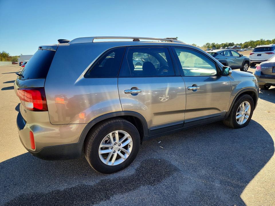 2014 Kia Sorento მანქანა იყიდება აუქციონზე, vin: 5XYKTDA6XEG472265, აუქციონის ნომერი: 71858616