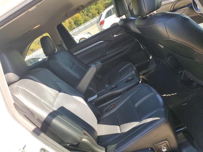 Продажа на аукционе авто 2018 Toyota Highlander, vin: 5TDJZRFH3JS817473, номер лота: 71588846