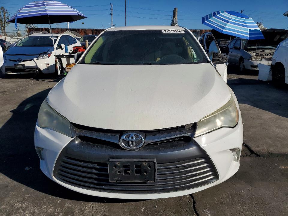 2015 Toyota Camry მანქანა იყიდება აუქციონზე, vin: 4T4BF1FK9FR443370, აუქციონის ნომერი: 71610536