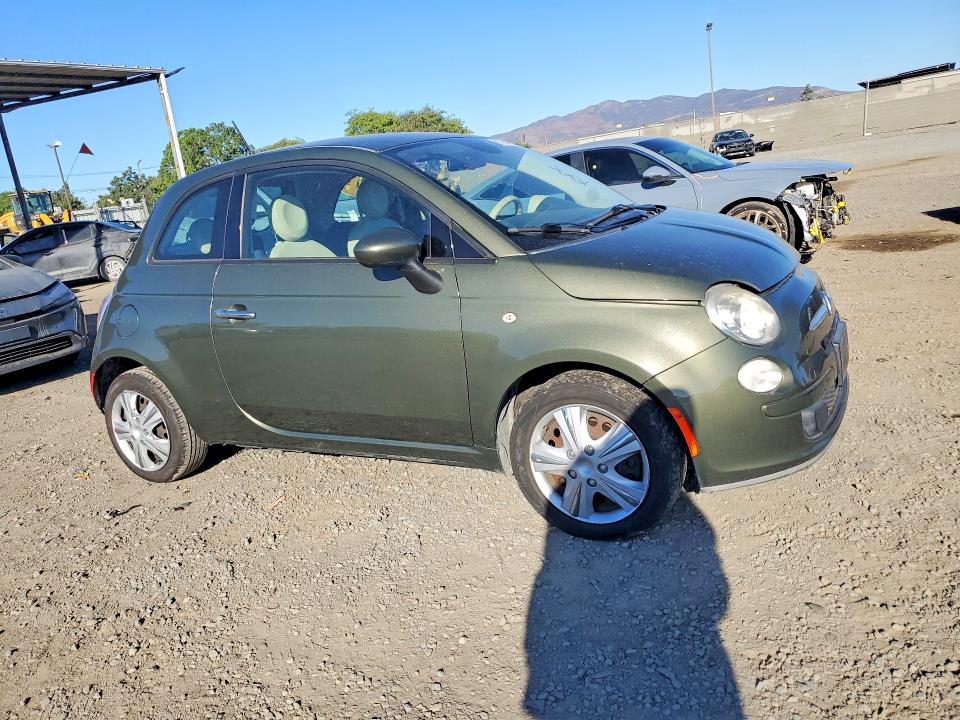 71767696 :رقم المزاد ، 3C3CFFAR4FT562141 vin ، 2015 Fiat 500 مزاد بيع