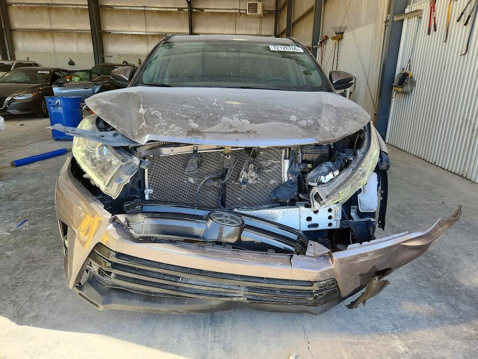 Aukcja sprzedaży 2018 Toyota Highlander, vin: 5TDJZRFH0JS552852, numer aukcji: 72125766