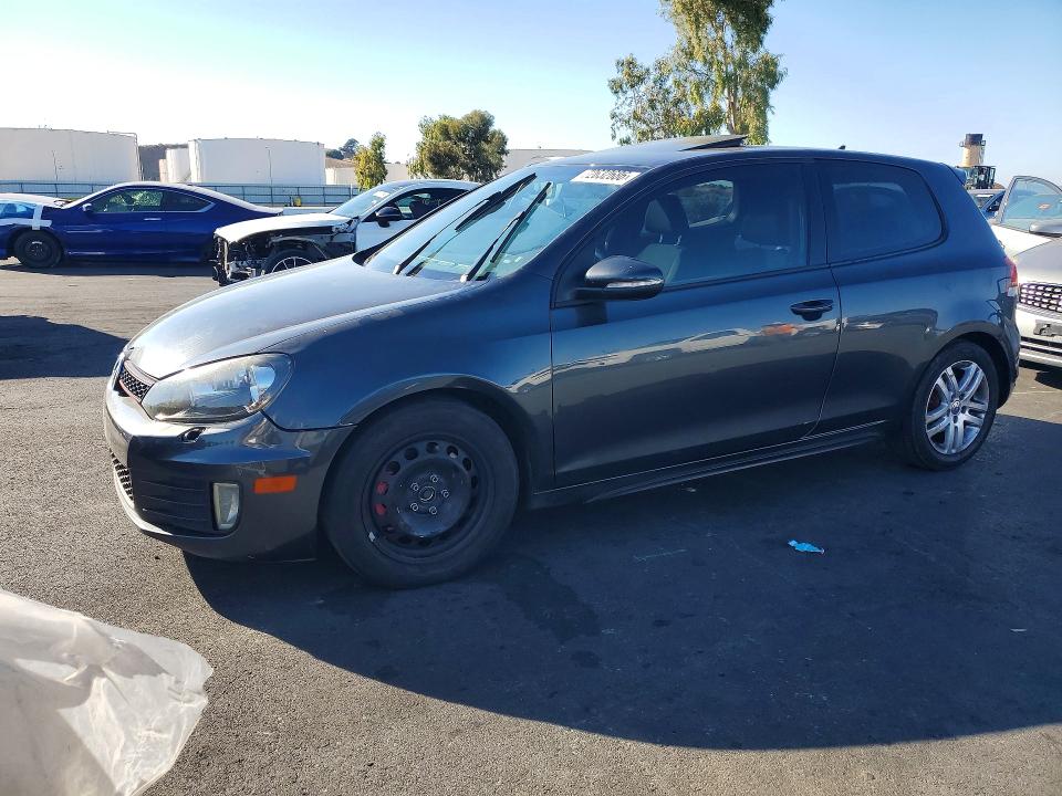 72632686 :رقم المزاد ، WVWFV7AJ2BW068165 vin ، 2011 Volkswagen Gti مزاد بيع