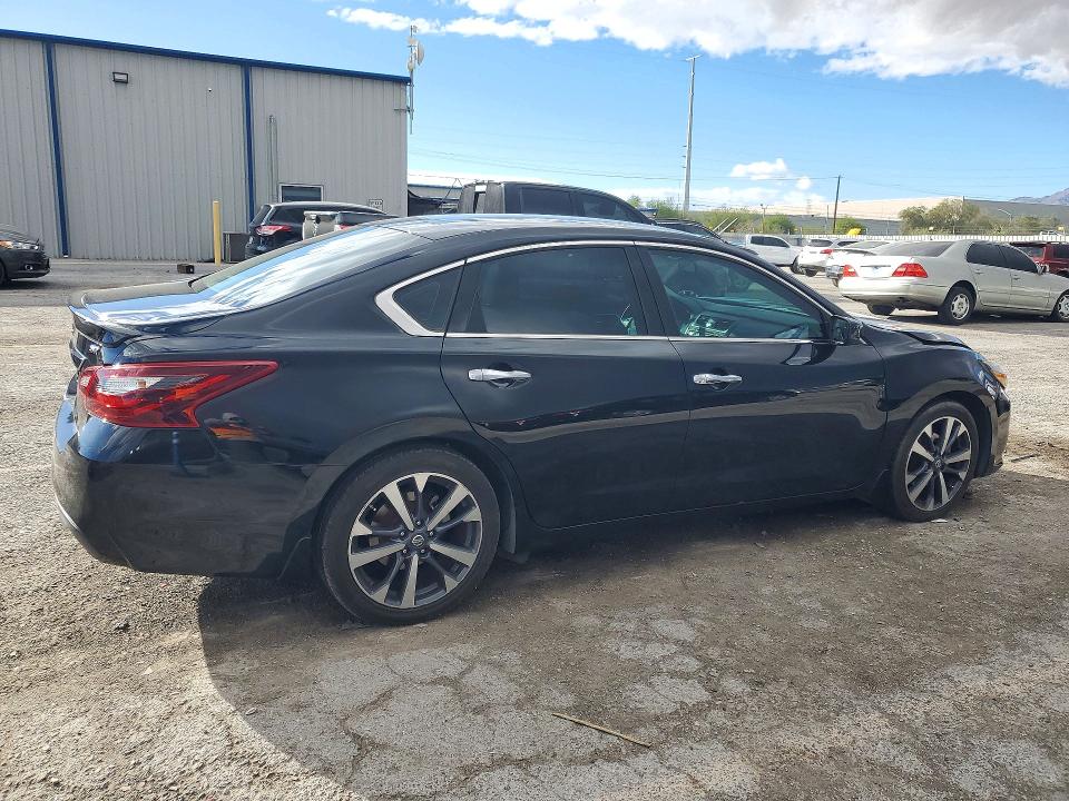 Продажа на аукционе авто 2017 Nissan Altima, vin: 1N4AL3AP2HN359623, номер лота: 72437796