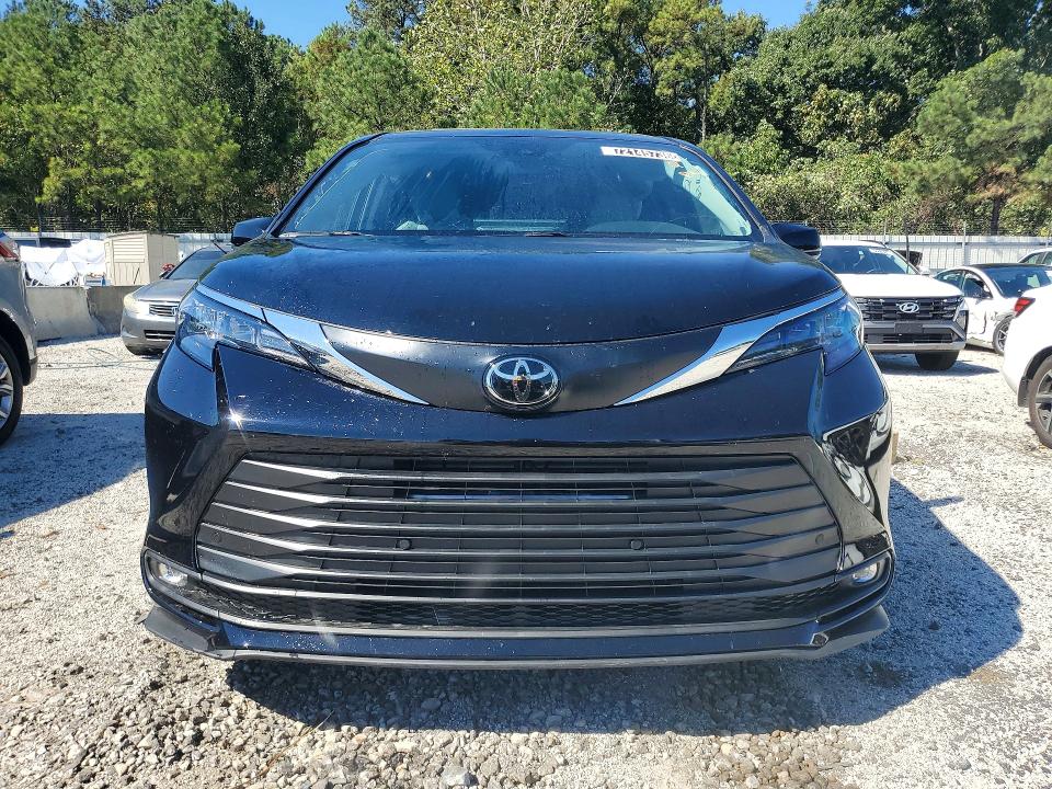 2026 Toyota Sienna მანქანა იყიდება აუქციონზე, vin: 5TDYRKEC8TS306825, აუქციონის ნომერი: 72145736