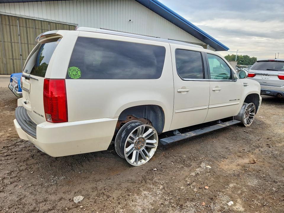 70890226 :رقم المزاد ، 1GYS4JEF7DR166589 vin ، 2013 Cadillac Escalade مزاد بيع