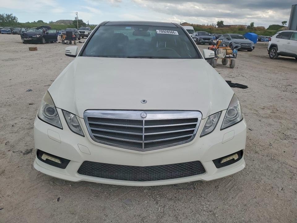 70928566 :رقم المزاد ، WDDHF5GB5BA353374 vin ، 2011 Mercedes-benz E مزاد بيع