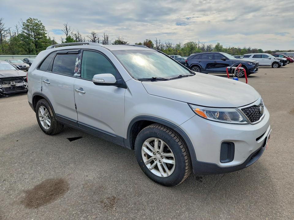 2015 Kia Sorento მანქანა იყიდება აუქციონზე, vin: 5XYKT4A79FG578829, აუქციონის ნომერი: 70540876