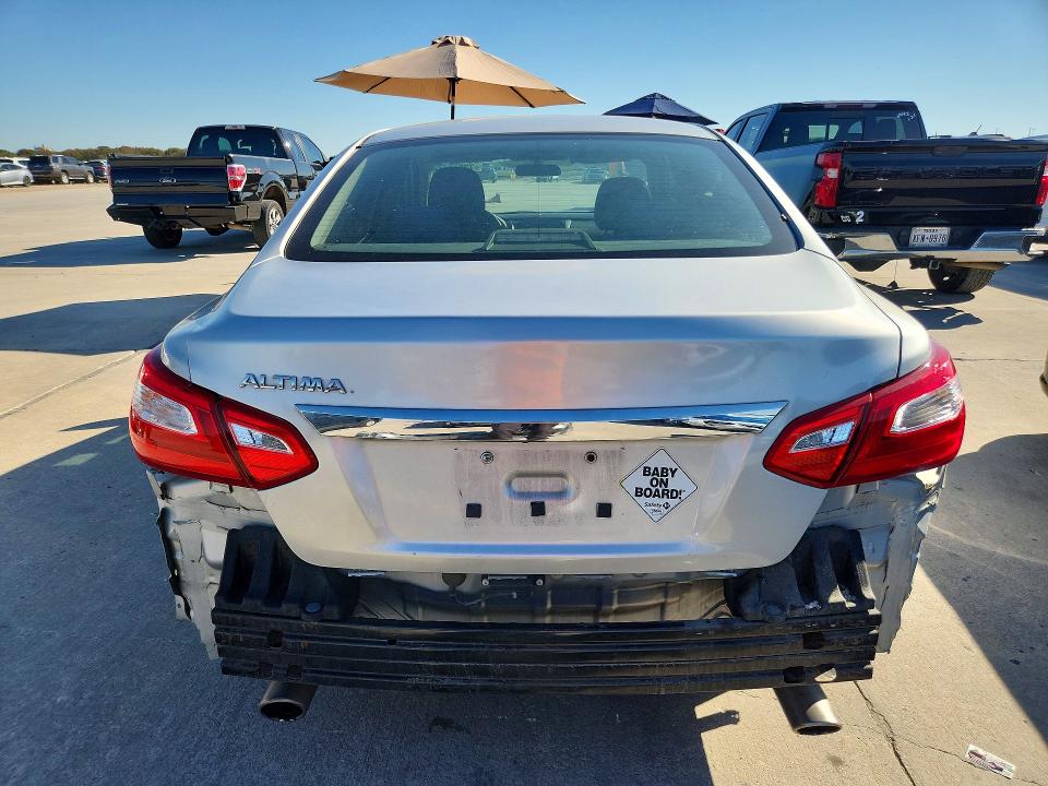 Продажа на аукционе авто 2017 Nissan Altima, vin: 1N4AL3AP1HN345471, номер лота: 72019166