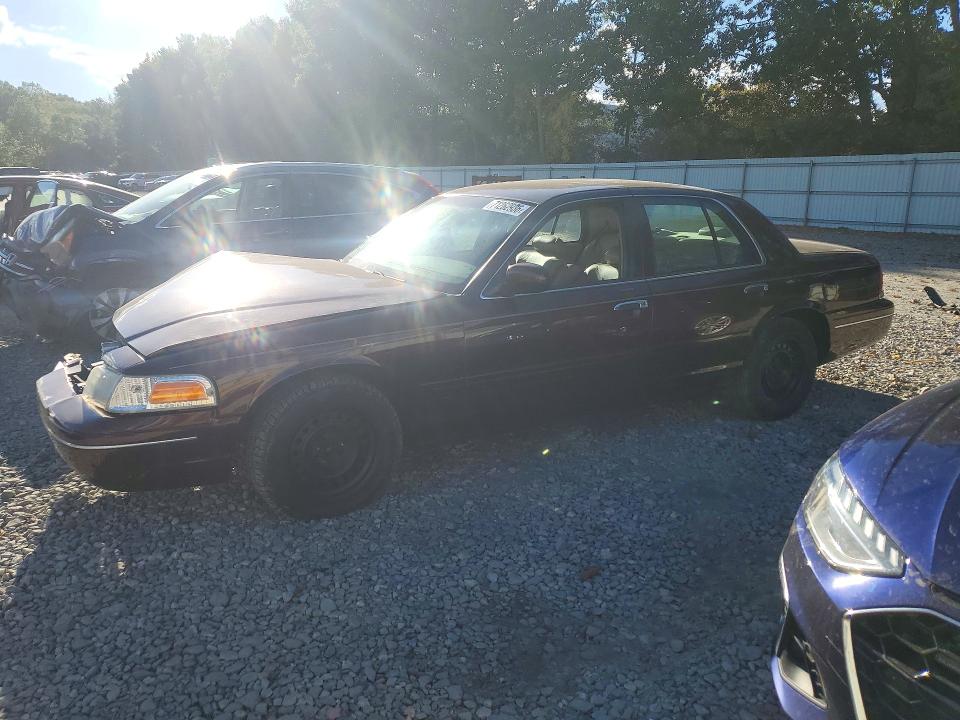 Продаж на аукціоні авто 2001 Ford Crown Victoria, vin: 2FAFP74W21X151802, номер лоту: 71262936