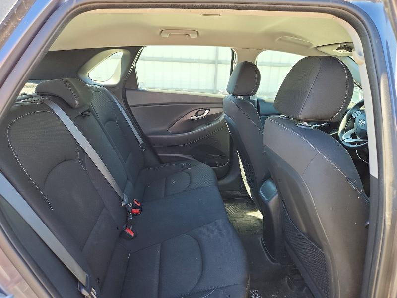 2018 Hyundai Elantra Gt მანქანა იყიდება აუქციონზე, vin: KMHH35LEXJU077351, აუქციონის ნომერი: 71907556