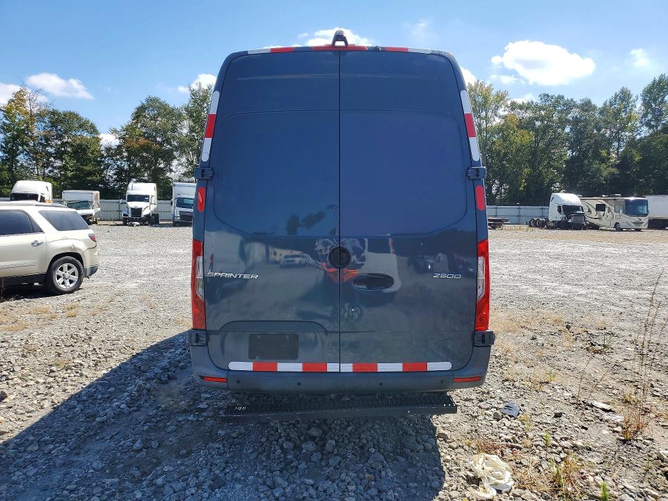 72097206 :رقم المزاد ، WD4PF1CD7KP151936 vin ، 2019 Mercedes-benz Sprinter مزاد بيع
