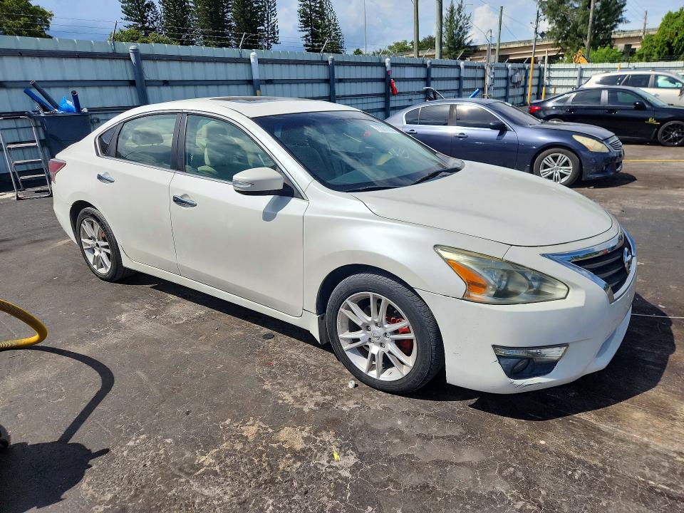 Продажа на аукционе авто 2014 Nissan Altima, vin: 1N4AL3AP1EC162725, номер лота: 72061636
