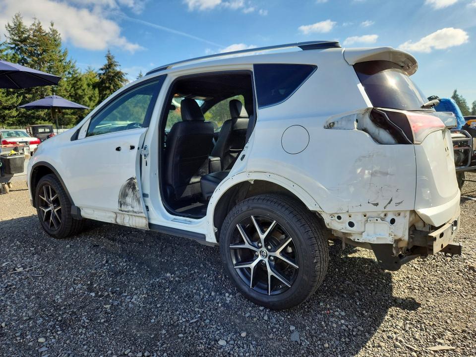Продажа на аукционе авто 2016 Toyota Rav4, vin: JTMJFREV6GJ052023, номер лота: 70671166