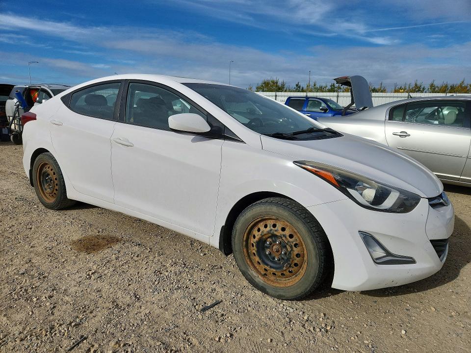 71008926 :رقم المزاد ، KMHDH4AH3FU288437 vin ، 2015 Hyundai Elantra مزاد بيع