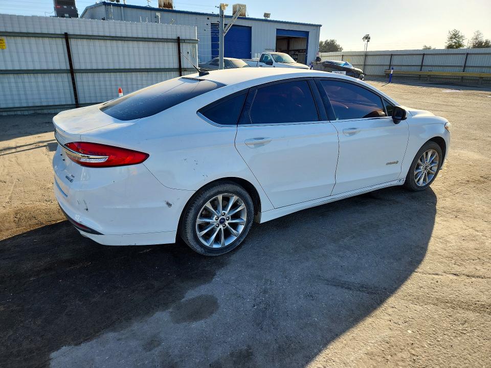 Продаж на аукціоні авто 2017 Ford Fusion, vin: 3FA6P0LU6HR387868, номер лоту: 73180096