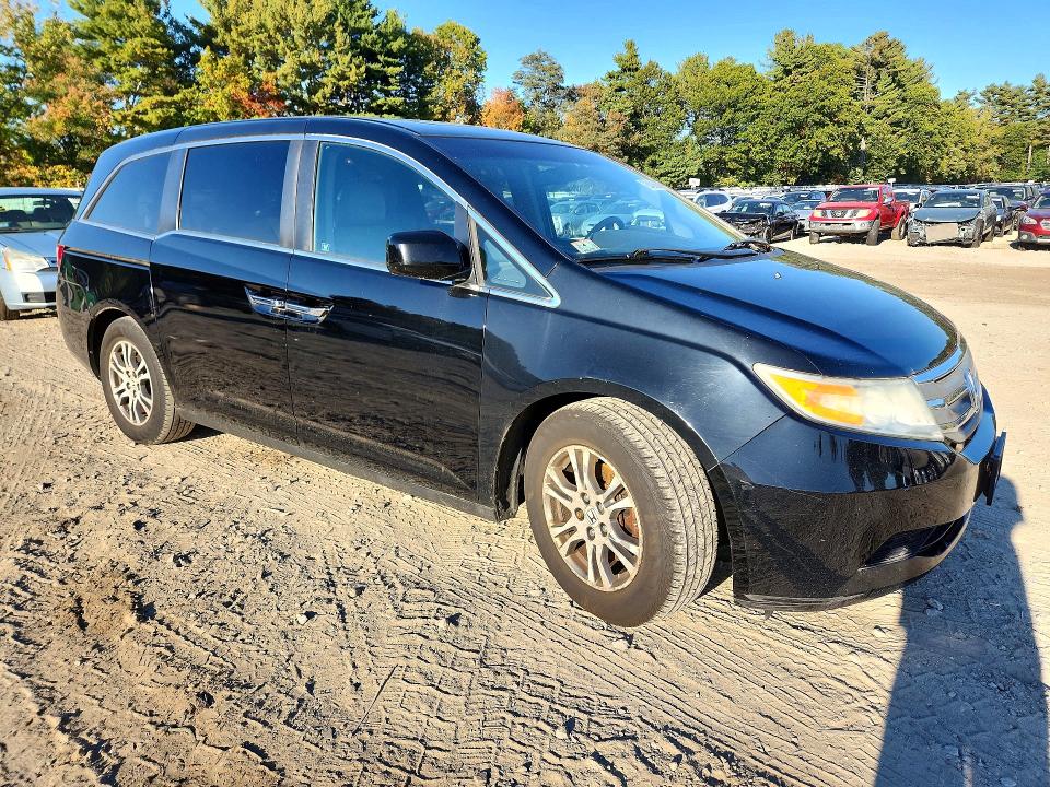 72042586 :رقم المزاد ، 5FNRL5H67BB064383 vin ، 2011 Honda Odyssey مزاد بيع