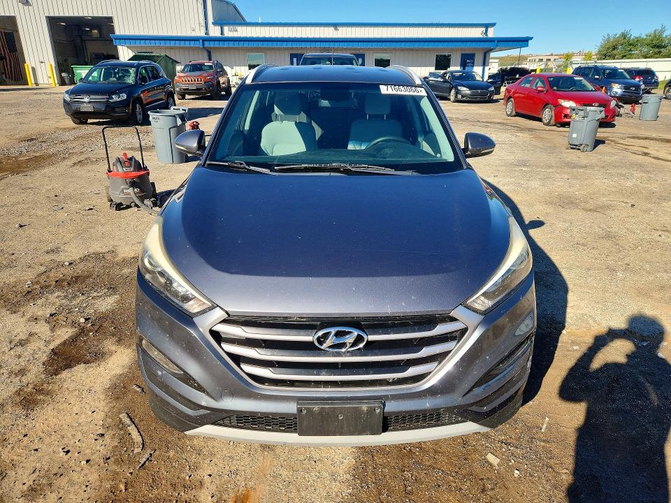2017 Hyundai Tucson მანქანა იყიდება აუქციონზე, vin: KM8J3CA27HU419251, აუქციონის ნომერი: 71663066