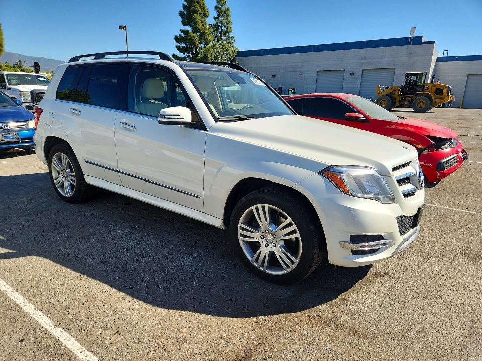Продаж на аукціоні авто 2015 Mercedes-benz Glk, vin: WDCGG5HB8FG427580, номер лоту: 71821266