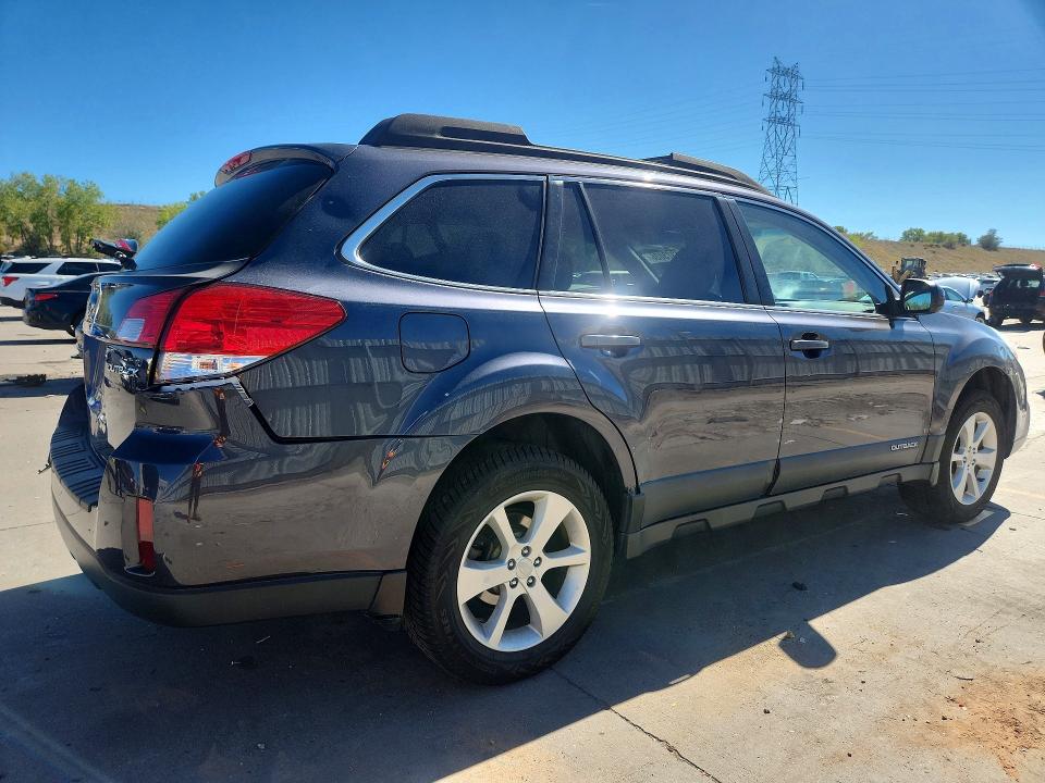 71373036 :رقم المزاد ، 4S4BRCCC6D3281775 vin ، 2013 Subaru Outback مزاد بيع
