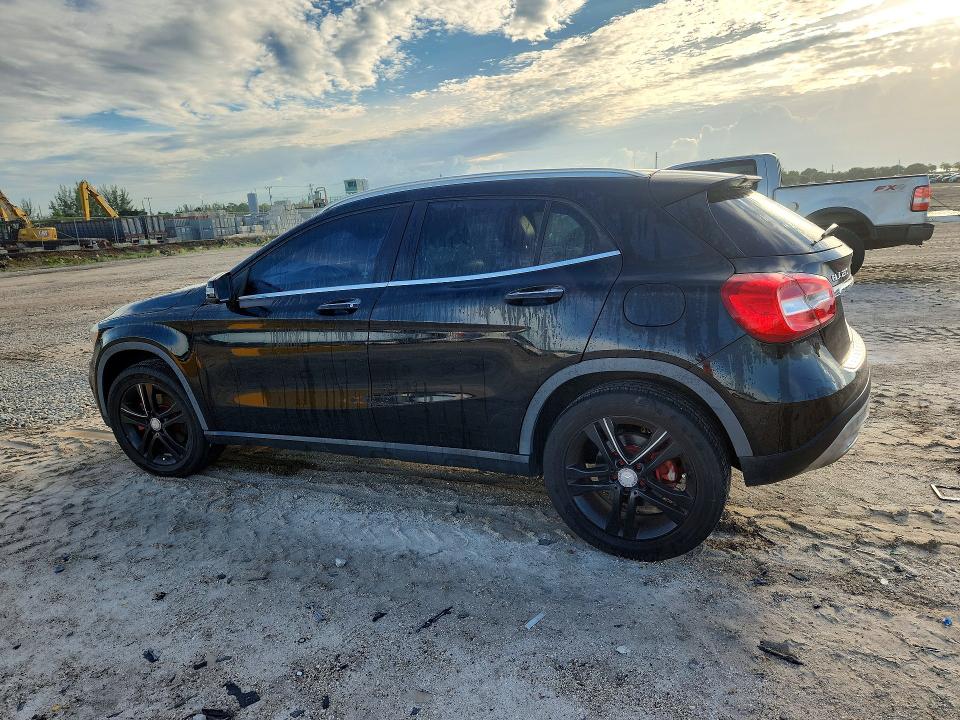71610126 :رقم المزاد ، WDCTG4EB4GJ226549 vin ، 2016 Mercedes-benz Gla مزاد بيع