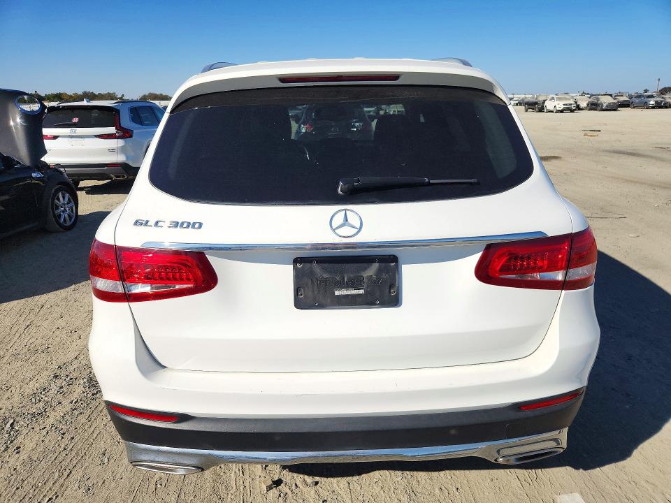 72000166 :رقم المزاد ، WDC0G4JB5JV027096 vin ، 2018 Mercedes-benz Glc مزاد بيع