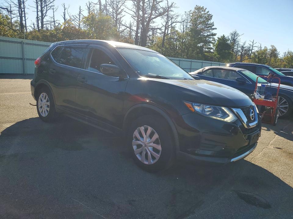 68847646 :رقم المزاد ، KNMAT2MV1HP513404 vin ، 2017 Nissan Rogue مزاد بيع