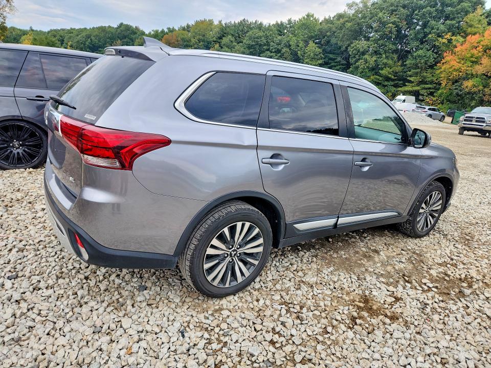 71451686 :رقم المزاد ، JA4AZ3A37LZ025136 vin ، 2020 Mitsubishi Outlander مزاد بيع