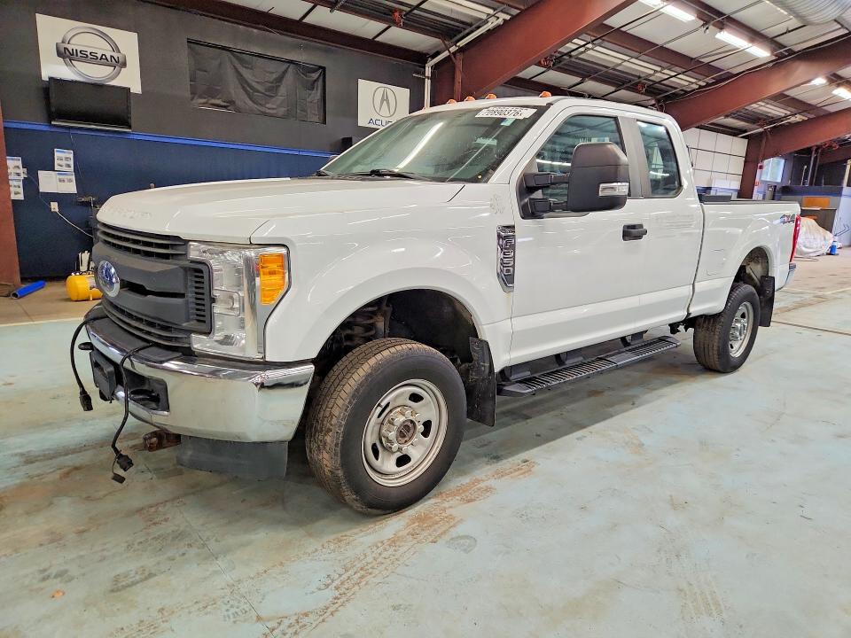 70890376 :رقم المزاد ، 1FT7X3B67HEC71889 vin ، 2017 Ford F350 مزاد بيع