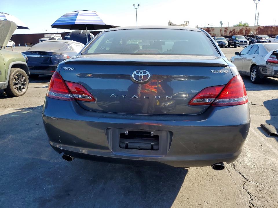 71670256 :رقم المزاد ، 4T1BK36B78U259565 vin ، 2008 Toyota Avalon مزاد بيع