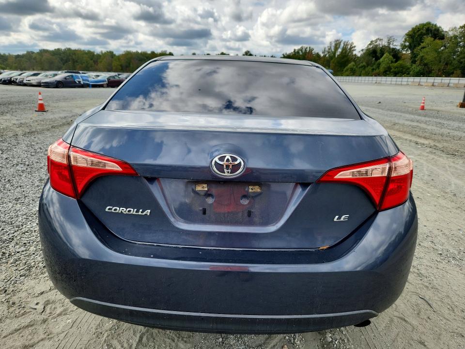 Auction sale of the 2018 Toyota Corolla, vin: 5YFBURHE8JP822716, lot number: 71670666