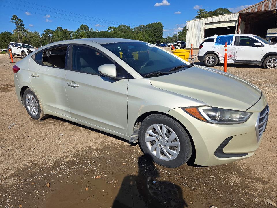 72171176 :رقم المزاد ، 5NPD74LF4HH125618 vin ، 2017 Hyundai Elantra مزاد بيع