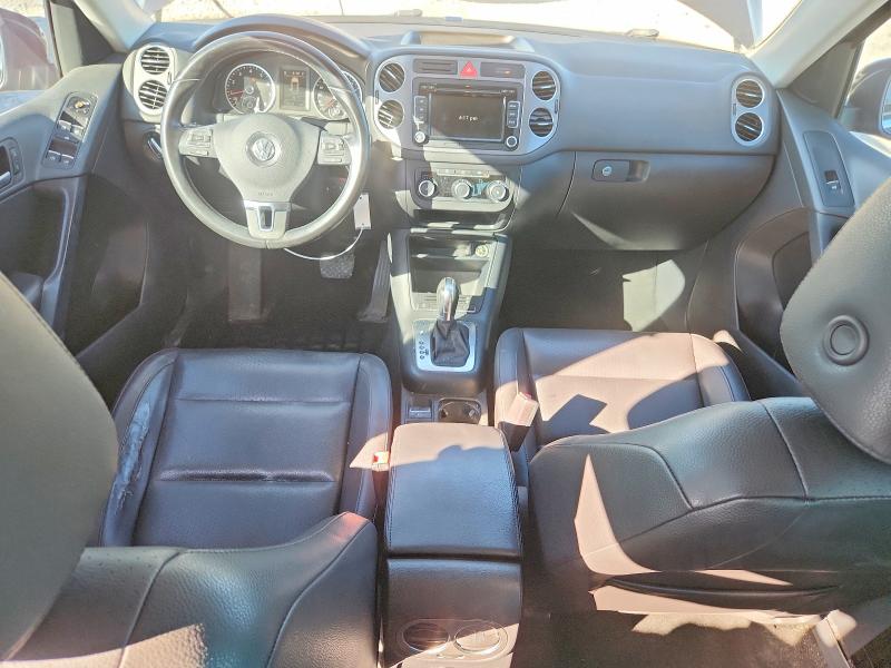 71504036 :رقم المزاد ، WVGAV7AX0BW555892 vin ، 2011 Volkswagen Tiguan مزاد بيع