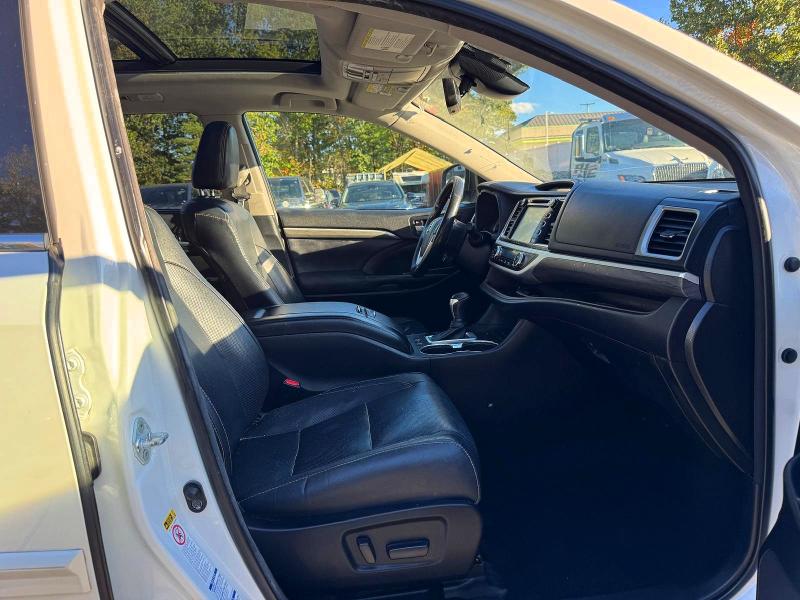 72826986 :رقم المزاد ، 5TDDZRFH2JS856794 vin ، 2018 Toyota Highlander مزاد بيع