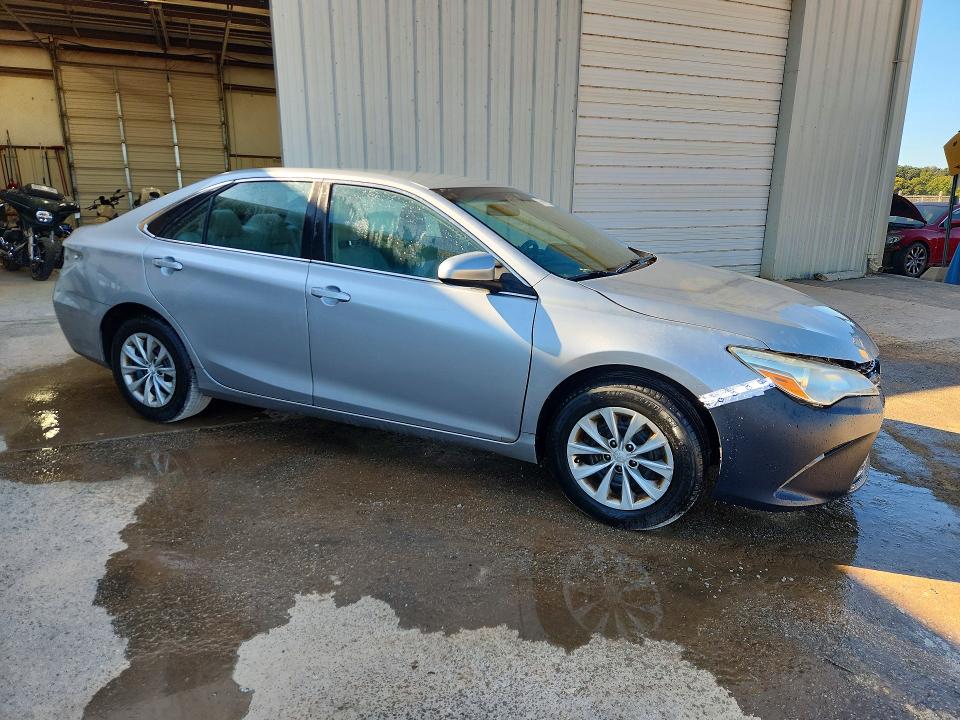 71505066 :رقم المزاد ، 4T1BF1FKXGU139475 vin ، 2016 Toyota Camry مزاد بيع