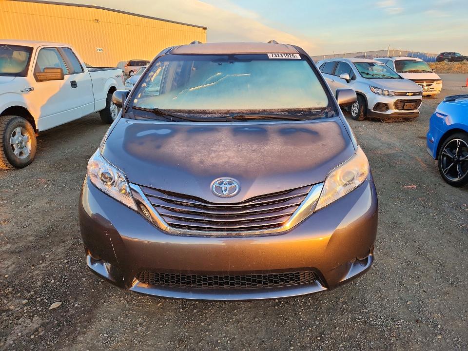 Продаж на аукціоні авто 2015 Toyota Sienna, vin: 5TDKK3DC5FS608255, номер лоту: 73231926