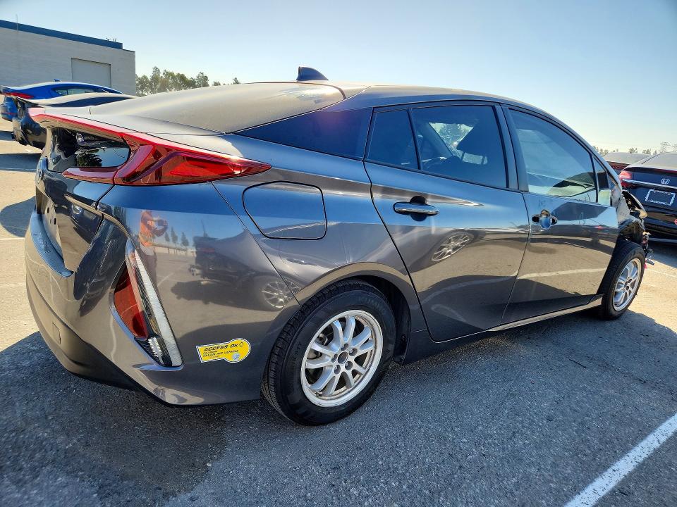 Продаж на аукціоні авто 2021 Toyota Prius Prime, vin: JTDKAMFP2M3194620, номер лоту: 69087026