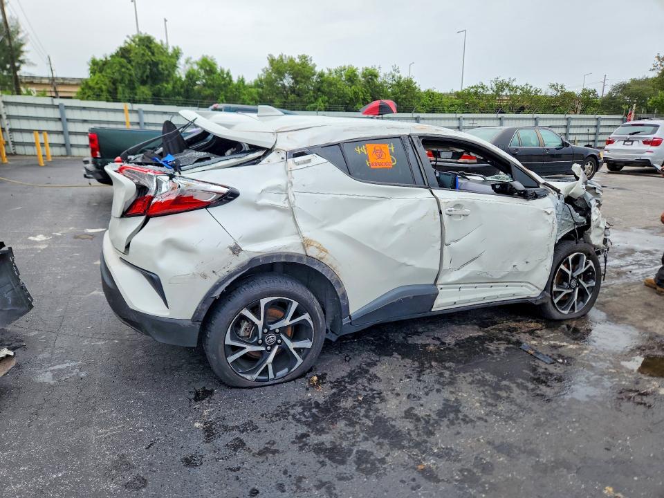 2020 Toyota C-hr მანქანა იყიდება აუქციონზე, vin: NMTKHMBX5LR107077, აუქციონის ნომერი: 70316666
