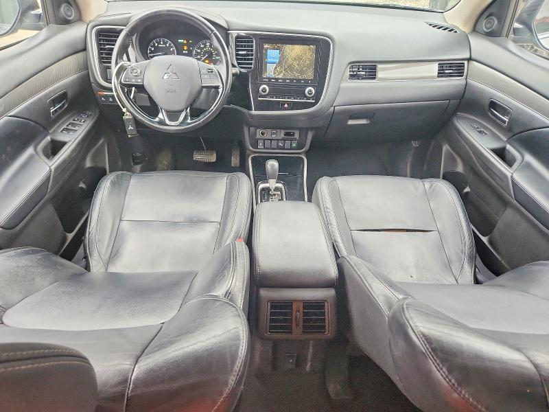 71451686 :رقم المزاد ، JA4AZ3A37LZ025136 vin ، 2020 Mitsubishi Outlander مزاد بيع
